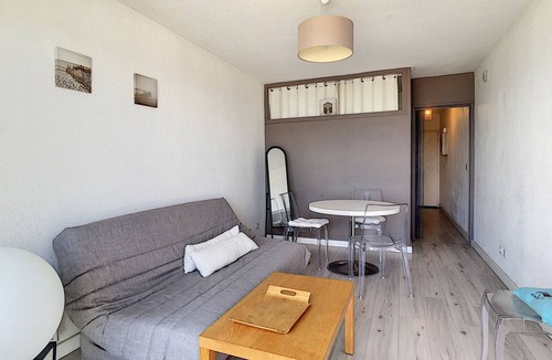 Carnon-Plage Apartment | Modern studio cabin with garage for 4 people, sea view