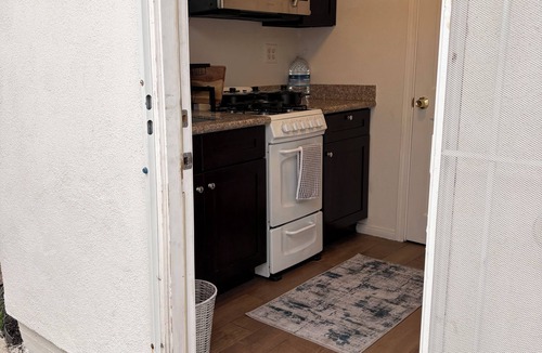 Chino Apartment | Modern Studio Casita w/Full Kitchen & Patio
