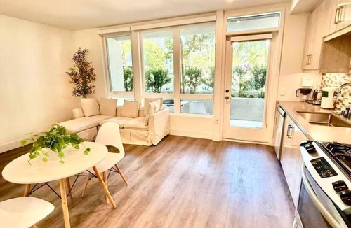 Tustin Apartment | Modern Studio @Central Irvine | Pool Gym BBQ