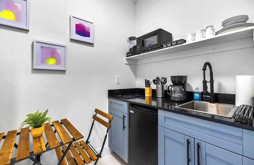 Liberty City Apartment | Modern Studio – Close to Miami Airport