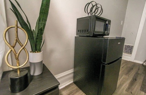 Reading House | ☆Modern Studio - Downtown Reading! ☆