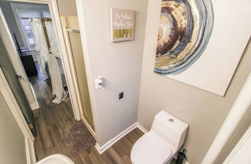 Reading House | ☆Modern Studio - Downtown Reading! ☆