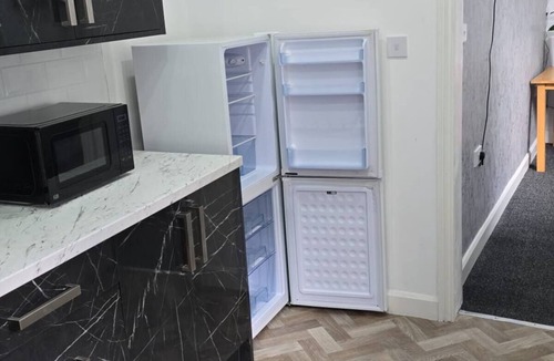 Fence Apartment | Modern Studio Flat 1 Nelson Town Centrenn