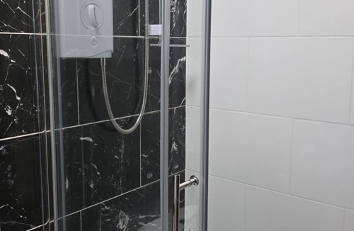 Fence Apartment | Modern Studio Flat 1 Nelson Town Centrenn