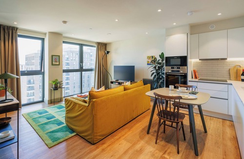 Tottenham Hale Apartment | Modern Studio Flat in North London