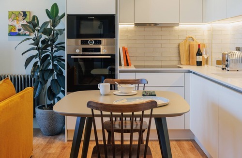 Tottenham Hale Apartment | Modern Studio Flat in North London