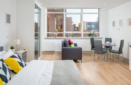 Tottenham Green Apartment | Modern Studio flat in Seven Sisters London