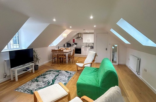 Chandler's Ford Apartment | Modern Studio in Chandlers Ford