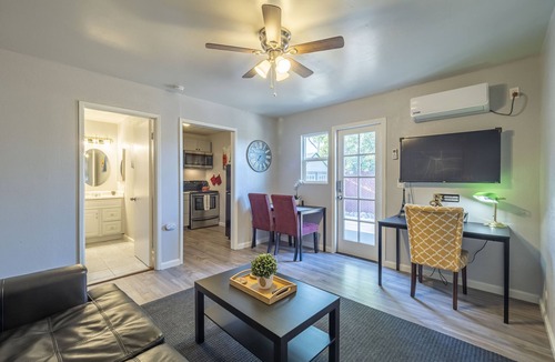 Carmichael Apartment | Modern studio in Carmichael | Netflix | Work Desk