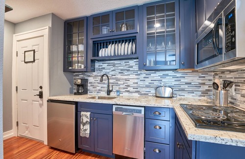 Newberg Condo | Modern Studio in Downtown Newberg - Suite #2