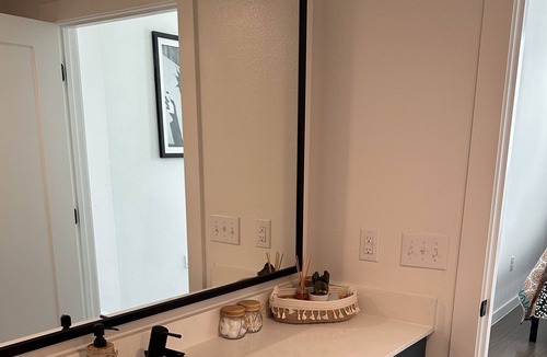 West Dallas Apartment | Modern Studio In Downtown Dallas