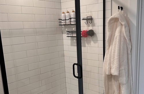 West Dallas Apartment | Modern Studio In Downtown Dallas