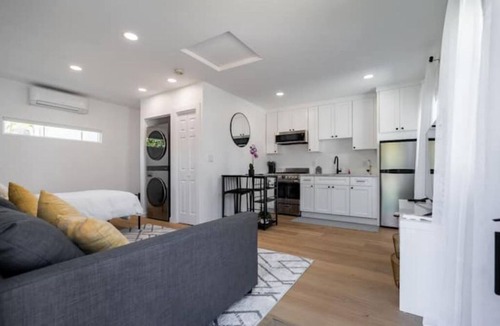Del Rey House | Modern Studio in Los Angeles