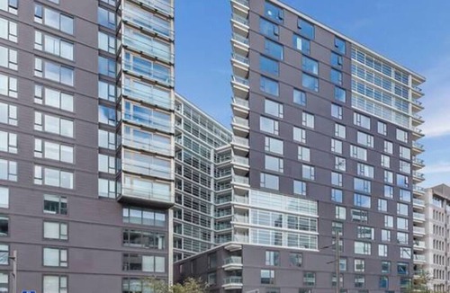 Te Aro Apartment | Modern Studio in Pinnacles on Victoria St