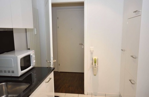 Seefeld Apartment | Modern studio in the city center (Flower 22)