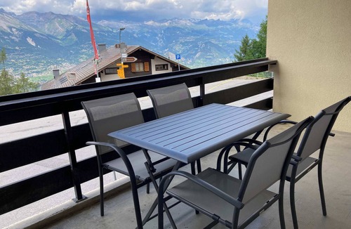 Veysonnaz Apartment | Modern studio in Veysonnaz close to ski departure
