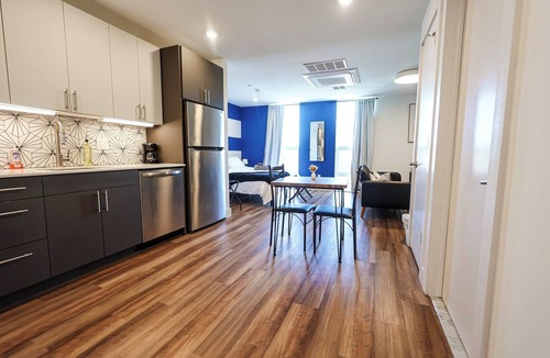Brewerytown Apartment | Modern Studio KingBed WiFi Gym