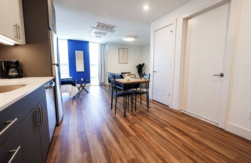Brewerytown Apartment | Modern Studio KingBed WiFi Gym
