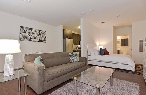 Central-Maverick Square - Paris Street Apartment | Modern Studio | Kitchen | Washer/Dryer | Upscale Amenities