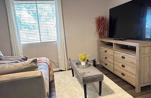 Dawson Apartment | Modern Studio , Near Downtown & Hospitals