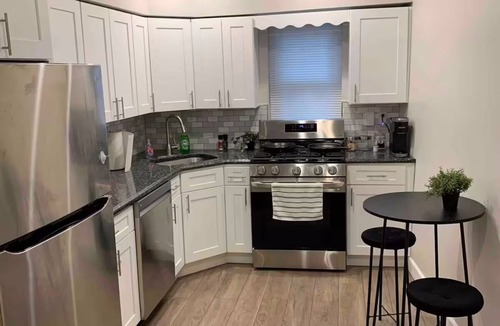 West Side Apartment | modern studio oasis 25min to NYC