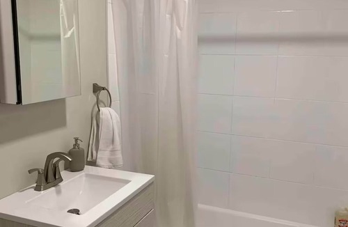 West Side Apartment | modern studio oasis 25min to NYC