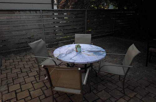 Squire Park Apartment | Modern Studio Prime Location Free Onsite Parking