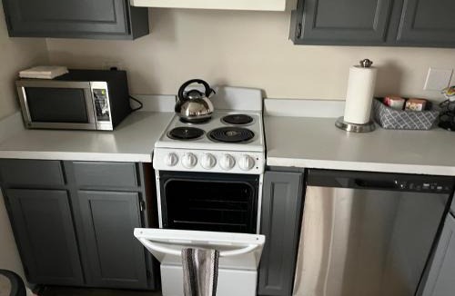 Colchester Apartment | Modern Studio Retreat Minutes from Downtown Burlington