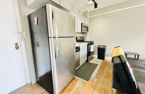 Dwight Apartment | Modern Studio Stay On Howe