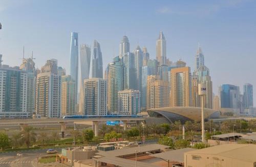 Jumeirah Lake Towers Apartment | Modern Studio with Marina Skyline view in JLT - Prime Location near Metro