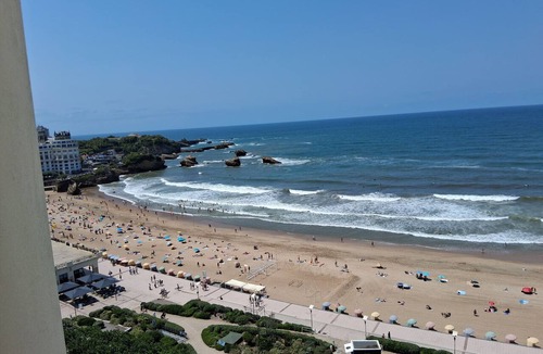 Biarritz Apartment | Modern studio with pool, panoramic view Biarritz