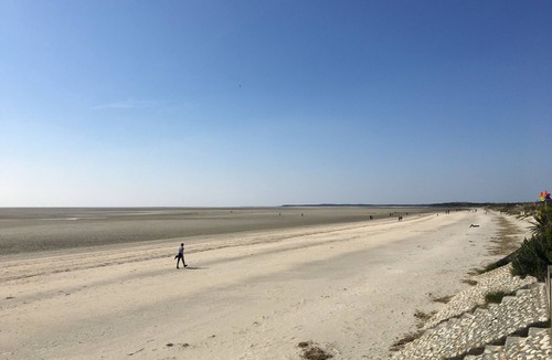 Moyenneville Apartment | Modern studio with sea view