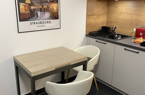 Neudorf Ouest Apartment | MODERN STUDIO WITH VIEW