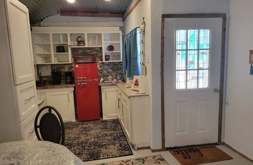 Kempner Cabin | Modern Style Cabin with deck to watch ranch animal