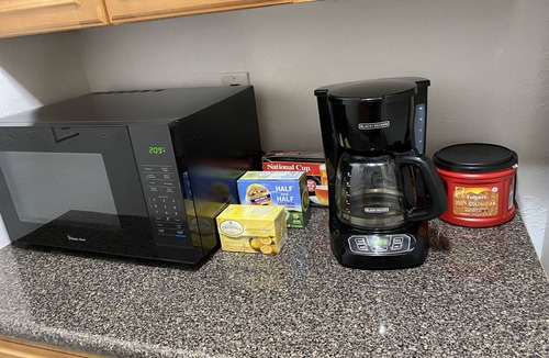 Metropolitan Hill - Beech Street Apartment | Modern Style Cozy Private Apt