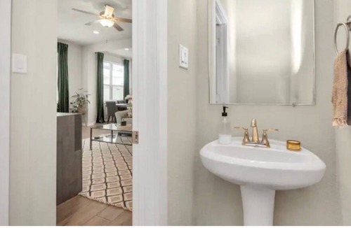 Sienna Plantation House | Modern & stylish townhouse in sought out Sienna