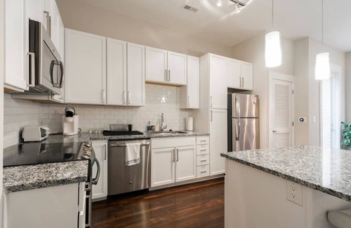 Charlotte Apartment | Modern & Stylish 1BR ◈ Great Location ◈ Walkable