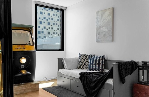 Adelaide Central Business District Apartment | Modern & Stylish 2BR Apt - CBD - Free Parking