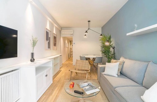 El Parc i la Llacuna del Poblenou Apartment | Modern stylish 3 bedroom Arco de Triunfo