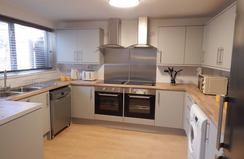 Cambridge House | Modern, stylish and well located with parking