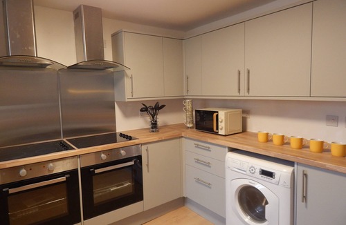 Cambridge House | Modern, stylish and well located with parking