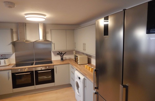 Cambridge House | Modern, stylish and well located with parking