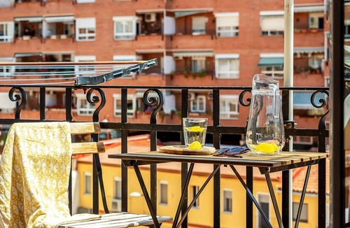 La Font de la Guatlla Apartment | Modern & Stylish Apartment/Plaza España