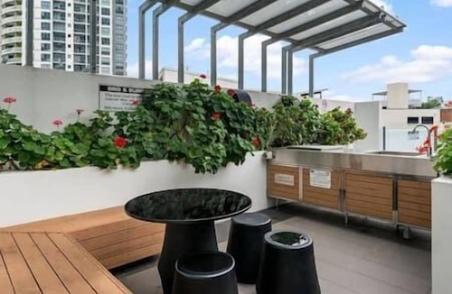 Bowen Hills Apartment | Modern & Stylish Apt w/Large Balcony & Parking!