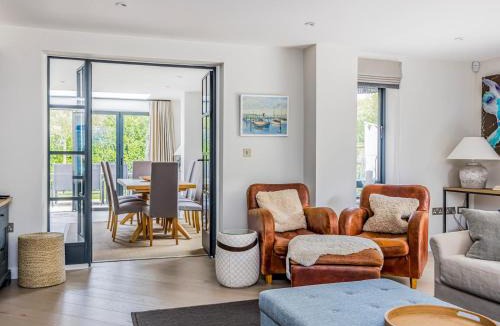 Bosham House | Modern Stylish Bosham Home - Pass The Keys