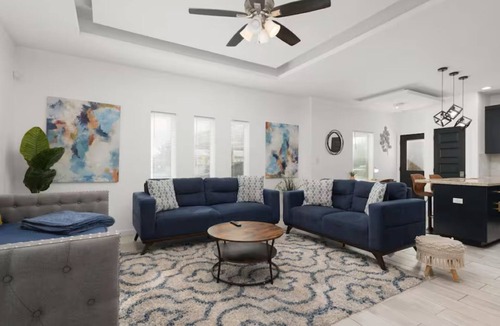 Edinburg Apartment | Modern Stylish Cozy Apt 2BR/2BA King Size Bed