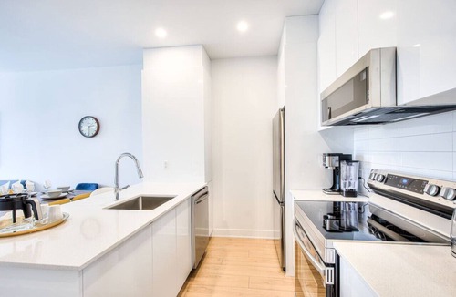 Tetreaultville Condo | Modern & Stylish Hideaway - Montreal 2BR Apartment