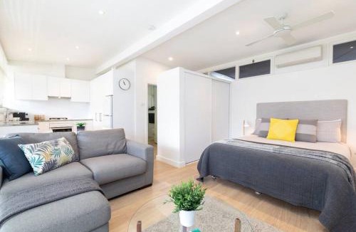 Hazelwood Park Apartment | Modern Stylish Self-contained Studio Apartment