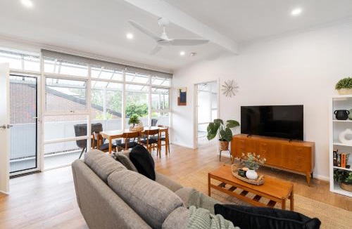 Hazelwood Park Apartment | Modern Stylish Self-contained Apartment