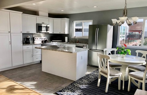 San Leandro House | Modern Stylish Unit w/Parking Perfect for Group